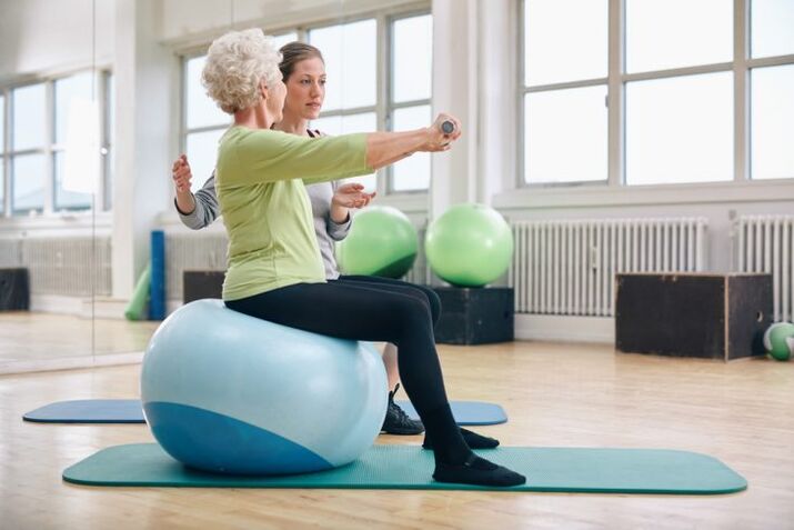 terapeutické cvičení pro osteochondrózu hrudníku