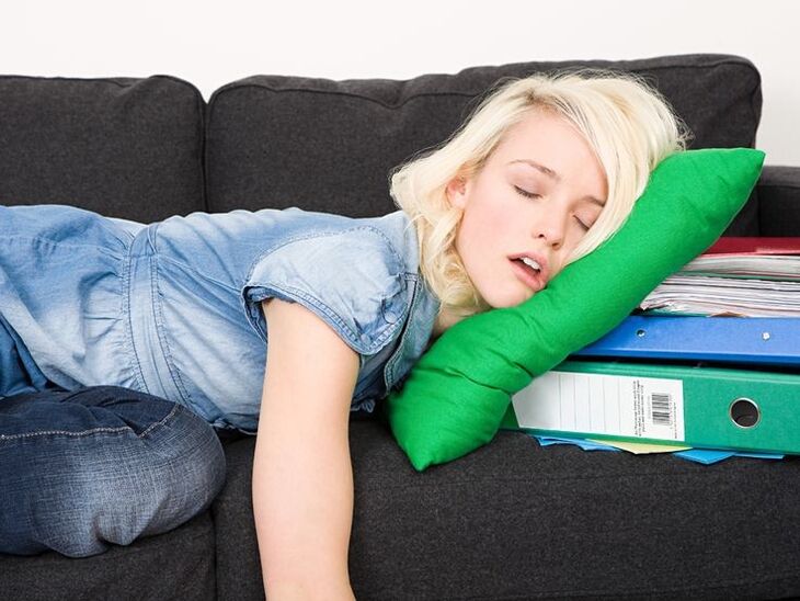 nepohodlná poloha při spánku jako příčina hrudní osteochondrózy